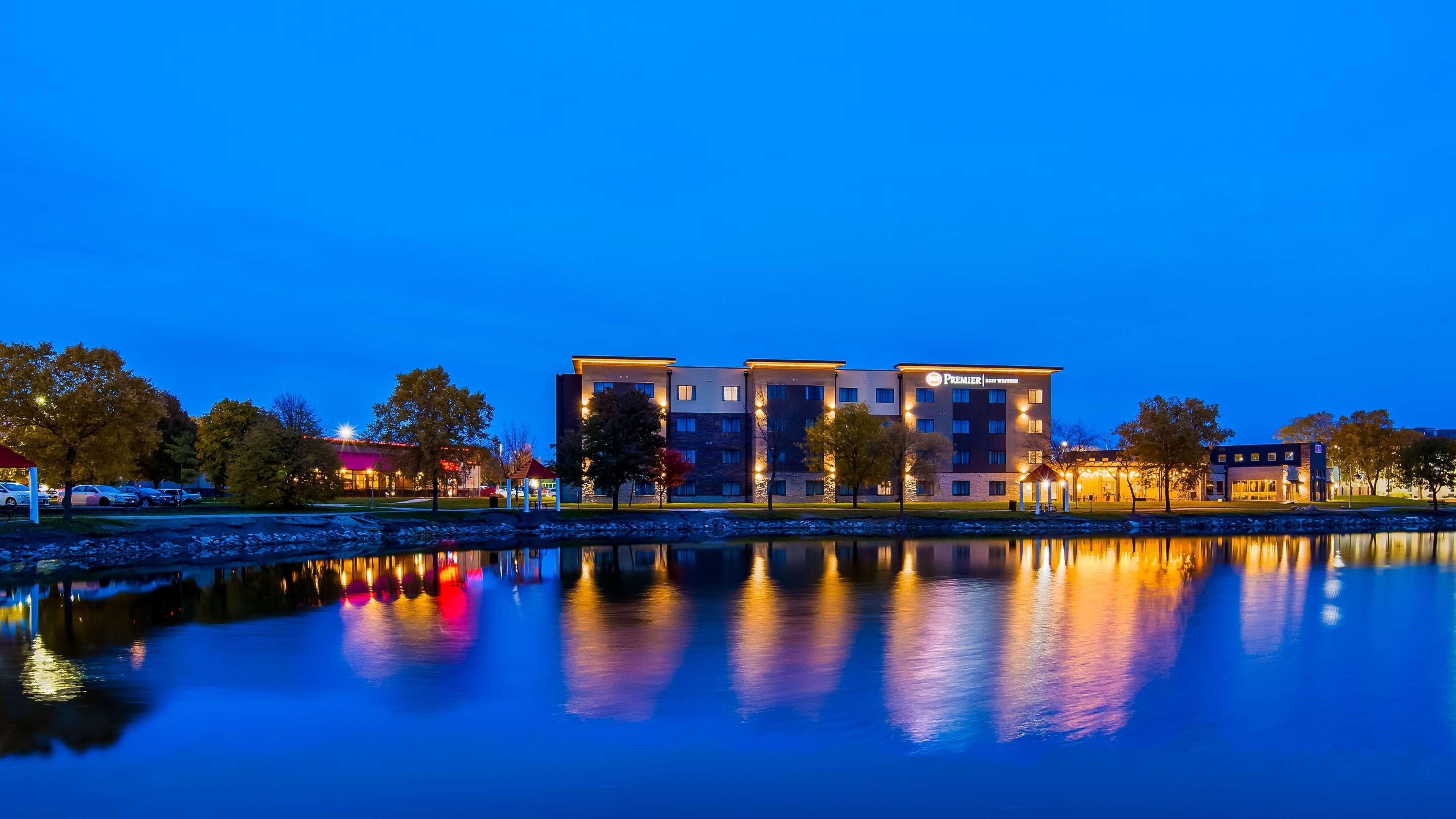 Best Western Premier Ankeny Hotel Exterior photo